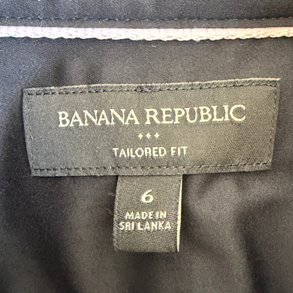 Banana Republic Tailored Fit Button-Down Shirt – Size 6 - Picture 3 of 5